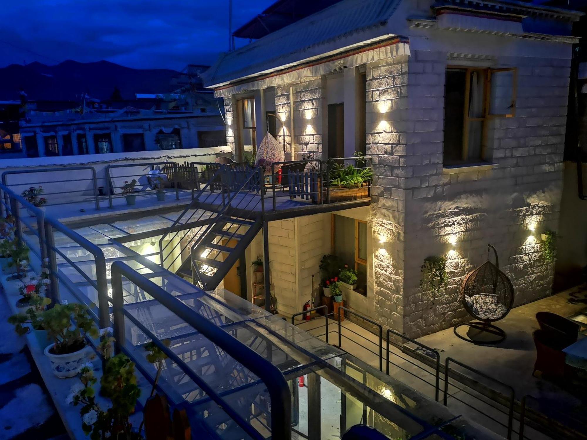 Fengma Feiyang Hostel Lhasa Exterior foto